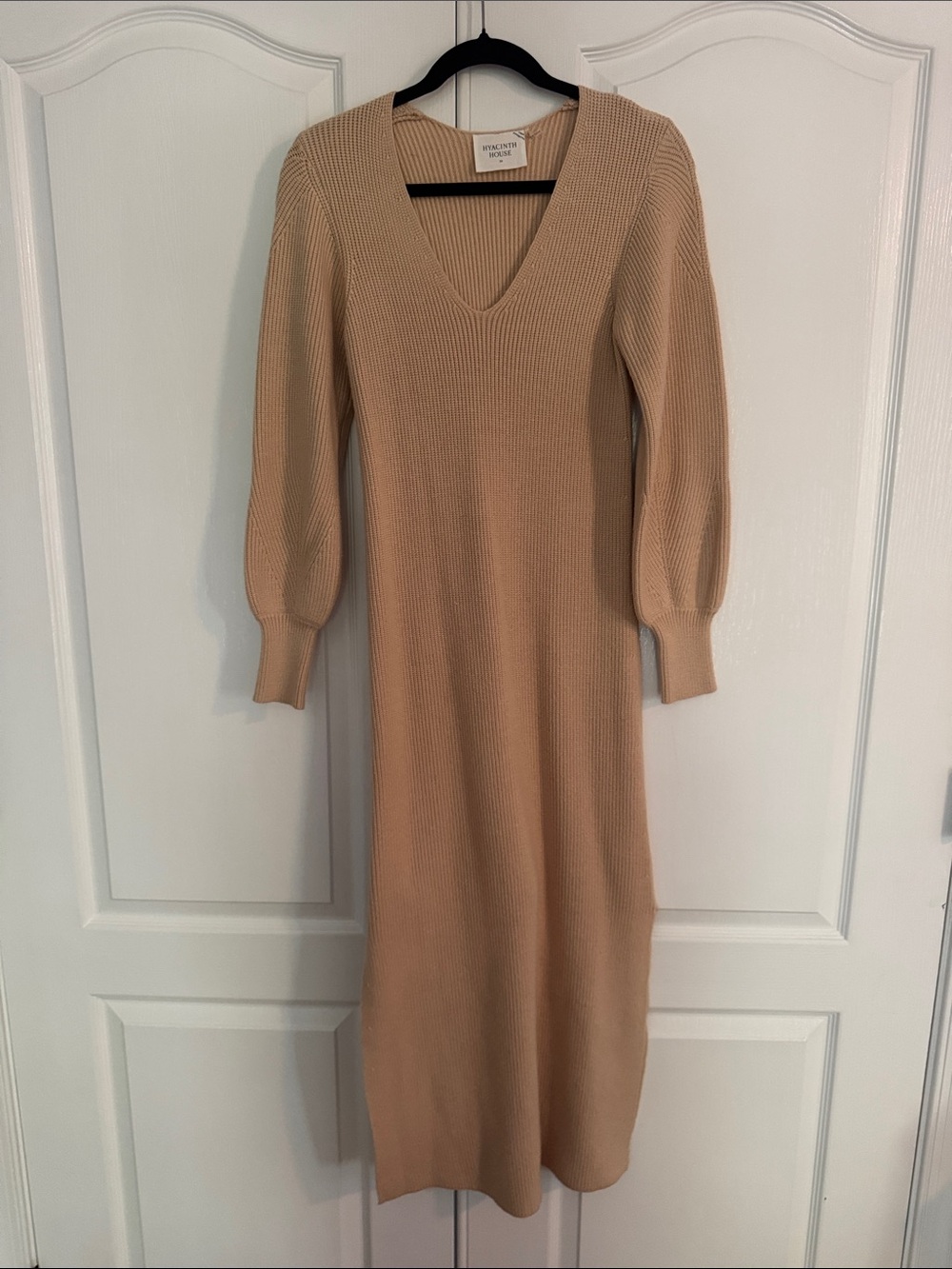 Tuckernuck Hyacinth House Knit V-Neck Long Sleeve Midi Dress in Beige Side Slits